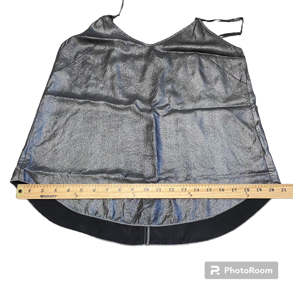 under \ Wilfred 100% Silk Gray V Neck Camisole w/ Adjustable Straps- size M - Picture 12 of 12